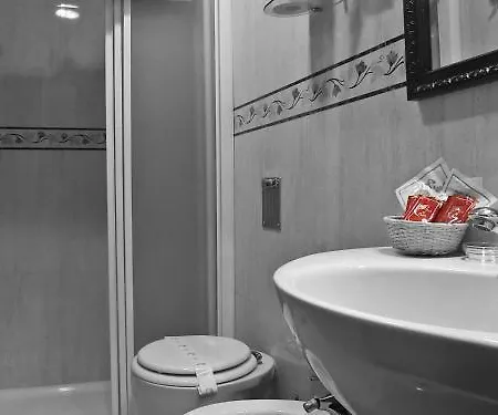 La Del Rey Hotel 2*